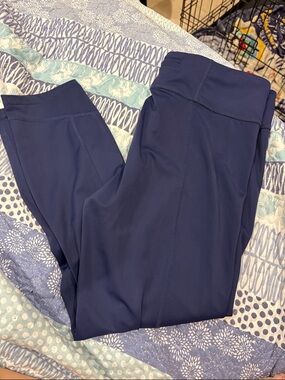 NWT Tommy Bahama Navy Cropped Leggings